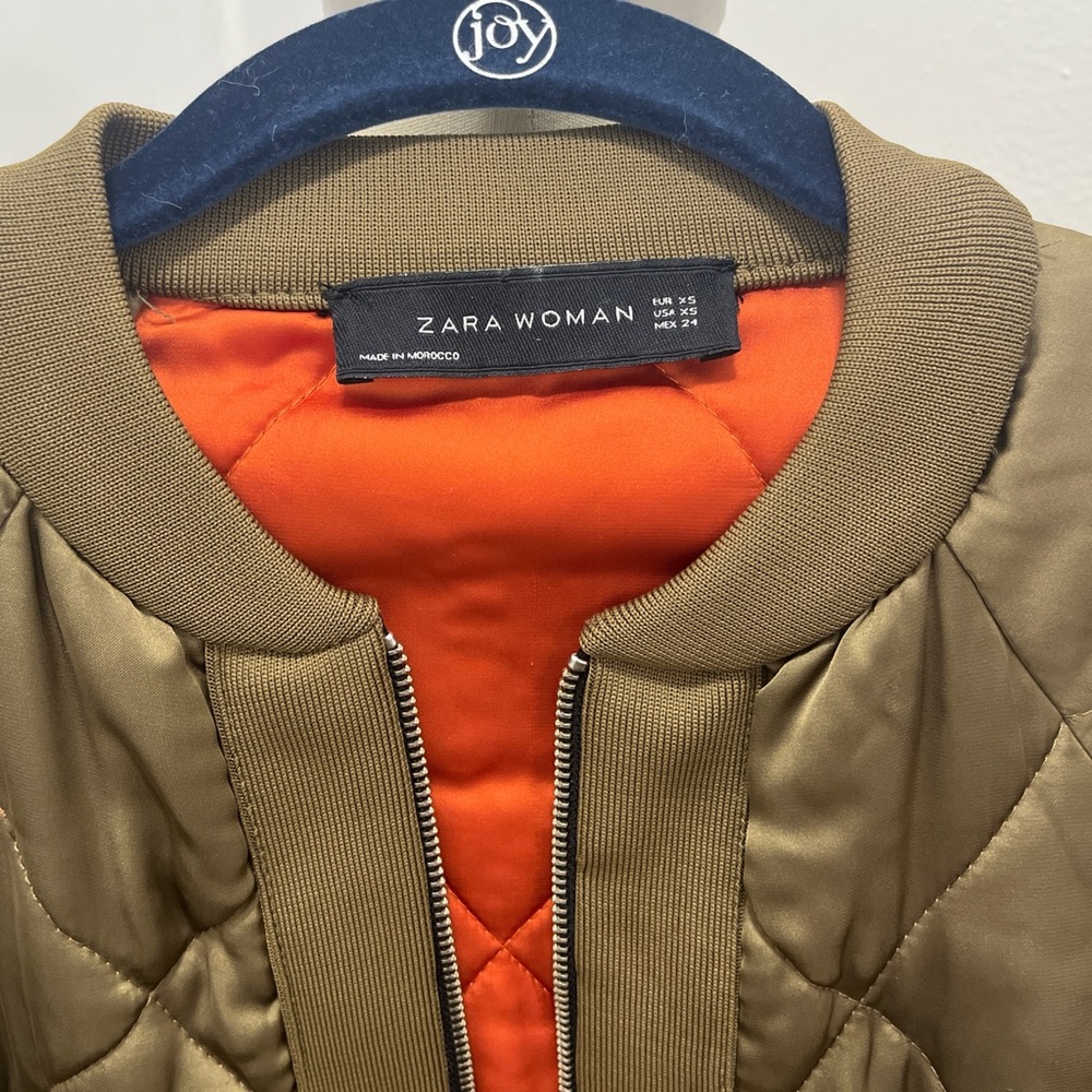 Zara Woman Quilted Jacket in Khaki and Orange - Picture 2 of 8
